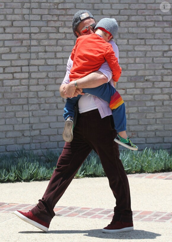 Robert Downey Jr. et son fils Exton Downey à la fête annuelle Memorial Day au domicile de Joel Silver sur la plage de Malibu, le 30 mai 2016
