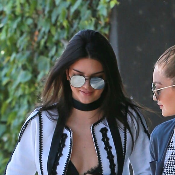 Kendall Jenner et Gigi Hadid  à West Hollywood, Los Angeles, le 2 juin 2016.