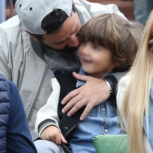 Cyril Hanouna et son fils Lino - People dans les tribunes des internationaux de France de Roland Garros à Paris le 4 juin 2016. © Moreau - Jacovides / Bestimage