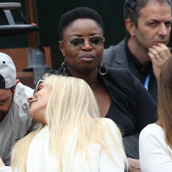 Cyril Hanouna et son fils Lino - People dans les tribunes des internationaux de France de Roland Garros à Paris le 4 juin 2016. © Moreau - Jacovides / Bestimage
