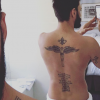 Thomas Vergara dévoile la deuxième partie de son énorme tatouage dans le dos