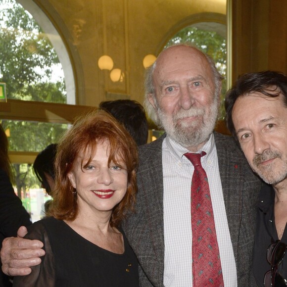 Semi-exclusif - Jean-Pierre Marielle et sa femme Agathe Natanson avec Jean-Hugues Anglade au Théâtre du Châtelet à Paris le 6 juin 2016, à l'occasion du dernier concert de la tournée de Patrick Bruel hommage à Barbara, avec l'album Très souvent, je pense à vous. © Coadic Guirec / Bestimage