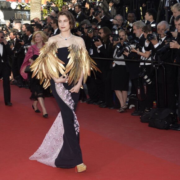 Laetitia Casta (bijoux Chaumet) à la Montee des marches du film "Zulu" lors de la cloture du 66eme festival du film de Cannes. Le 26 mai 2013