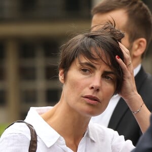 Alessandra Sublet - Obsèques d'Emmanuel Maubert au cimetière du Père-Lachaise à Paris le 8 juin 2016. © Agence/Bestimage