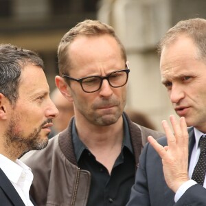 Marc-Olivier Figiel, guest, Fabien Namias - Obsèques d'Emmanuel Maubert au cimetière du Père-Lachaise à Paris le 8 juin 2016. © Agence/Bestimage