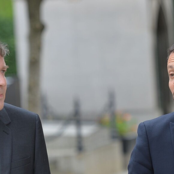 Guest, Marc-Olivier Fogiel - Obsèques d'Emmanuel Maubert au cimetière du Père-Lachaise à Paris le 8 juin 2016. © Agence/Bestimage