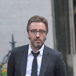 Guest, Fabien Namias et Alessandra Sublet - Obsèques d'Emmanuel Maubert au cimetière du Père-Lachaise à Paris le 8 juin 2016. © Agence/Bestimage