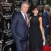 Alec Baldwin et sa femme Hilaria Thomas enceinte à la soirée Fragrance Foundation Awards 2016 à New York, le 7 juin 2016