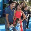 Mario Lopez avec sa femme Courtney Laine Mazza et leurs enfants Gia Francesca Lopez et Dominic Lopez - Avant-première de Le Monde de Dory au théâtre El Capitan à Hollywood, le 8 juin 2016