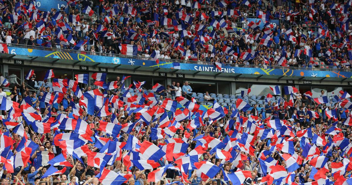 Supporters Français Au Match Douverture De Leuro 2016 France Roumanie Au Stade De France Le 0878