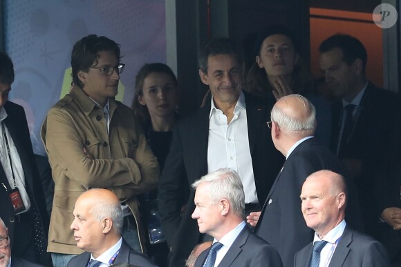 Nicolas Sarkozy avec ses fils Jean et Pierre Sarkozy au match d'ouverture de l'Euro 2016, France-Roumanie au Stade de France, le 10 juin 2016. © Cyril Moreau/Bestimage10/06/2016 - Saint-Denis