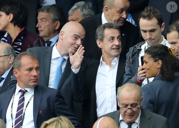 Nicolas Sarkozy et Gianni Infantino (président de la FIFA) au match d'ouverture de l'Euro 2016, France-Roumanie au Stade de France, le 10 juin 2016. © Cyril Moreau/Bestimage10/06/2016 - Saint-Denis