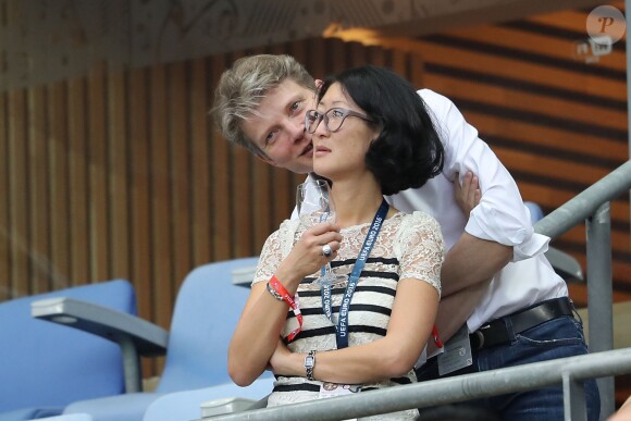 Fleur Pellerin et son mari Laurent Olléon au match d'ouverture de l'Euro 2016, France-Roumanie au Stade de France, le 10 juin 2016. © Cyril Moreau/Bestimage