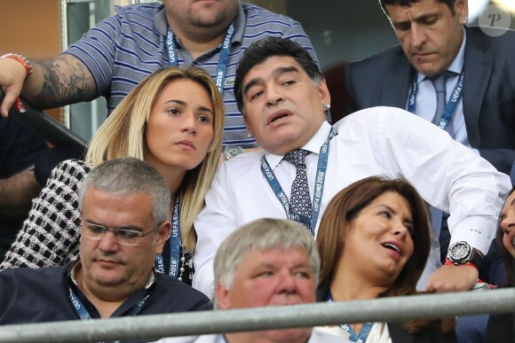 Diego Maradona et sa compagne au match d'ouverture de l'Euro 2016, France-Roumanie au Stade de France, le 10 juin 2016. © Cyril Moreau/Bestimage
