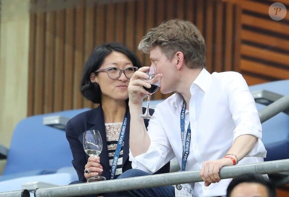 Fleur Pellerin et son mari Laurent Olléon au match d'ouverture de l'Euro 2016, France-Roumanie au Stade de France, le 10 juin 2016. © Cyril Moreau/Bestimage