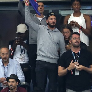 Brahim Asloum et sa compagne Clothilde de Bernardi, Arnaud Ducret, M. Pokora au match d'ouverture de l'Euro 2016, France-Roumanie au Stade de France, le 10 juin 2016. © Cyril Moreau/Bestimage