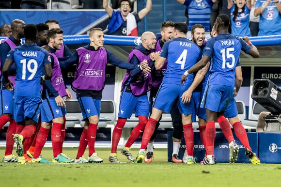 Yohan Cabaye, Christophe Jallet, Olivier Giroud, Paul Pogba, Olivier Giroud, Bacary Sagna au match d'ouverture de l'Euro 2016, France-Roumanie au Stade de France, le 10 juin 2016.  Yohan Cabaye, Christophe Jallet, Olivier Giroud, Paul Pogba, Olivier Giroud, Bacary Sagna at the opening game of Euro 2016, France vs Roumania at the Stade de France on June 10th, 2016.10/06/2016 - Saint-Denis