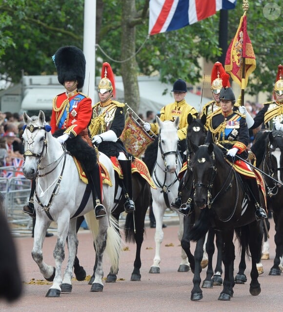 Le prince William et la princesse Anne lors de la parade Trooping the Colour sur le Mall, le 11 juin 2016 à Londres, en l'honneur du 90e anniversaire de la souveraine.