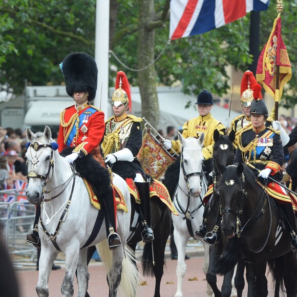 Le prince William et la princesse Anne lors de la parade Trooping the Colour sur le Mall, le 11 juin 2016 à Londres, en l'honneur du 90e anniversaire de la souveraine.