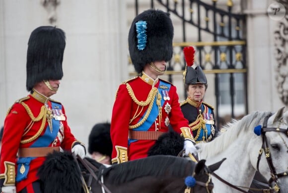Le prince Charles, le prince William et la princesse Anne - La famille royale d'Angleterre arrive au palais de Buckingham pour assister à la parade "Trooping The Colour" à Londres, à l'occasion du 90ème anniversaire de la reine. Le 11 juin 2016  11 June 2016. Trooping The Colour outside Buckingham Palace, London.11/06/2016 - Londres