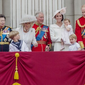 Zara Phillips, la princesse Anne, Camilla Parker Bowles, duchesse de Cornouailles, le prince Charles, Kate Middleton, duchesse de Cambridge, la princesse Charlotte, le prince George, le prince William - La famille royale d'Angleterre au balcon du palais de Buckingham lors de la parade "Trooping The Colour" à l'occasion du 90e anniversaire de la reine Elizabeth II, le 11 juin 2016 à Londres. © Royalportraits Europe/Bernard Rubsamen