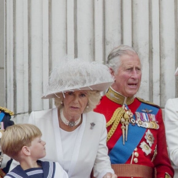 Zara Phillips, la princesse Anne, Camilla Parker Bowles, duchesse de Cornouailles, le prince Charles, Kate Middleton, duchesse de Cambridge, la princesse Charlotte, le prince George, le prince William - La famille royale d'Angleterre au balcon du palais de Buckingham lors de la parade "Trooping The Colour" à l'occasion du 90e anniversaire de la reine Elizabeth II, le 11 juin 2016 à Londres. © Royalportraits Europe/Bernard Rubsamen