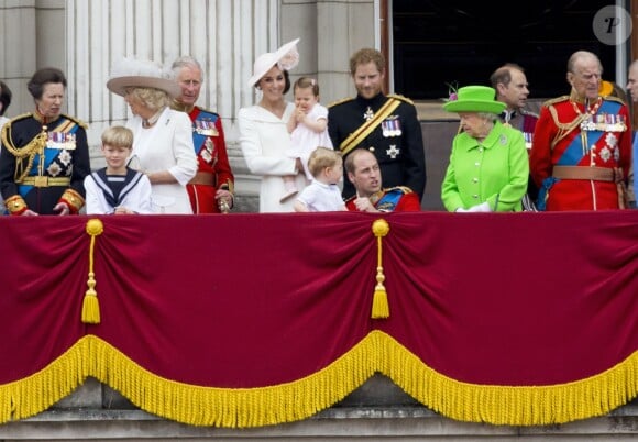 La princesse Anne, Camilla Parker Bowles, duchesse de Cornouailles, le prince Charles, Kate Catherine Middleton, duchesse de Cambridge, la princesse Charlotte, le prince George, le prince William, le prince Harry, la reine Elisabeth II d'Angleterre, le prince Edward, comte de Wessex, et le prince Philip, duc d'Edimbourg - La famille royale d'Angleterre au balcon du palais de Buckingham lors de la parade "Trooping The Colour" à l'occasion du 90ème anniversaire de la reine. Le 11 juin 2016 London , 11-06-2016 - Queen Elizabeth celebrates her 90th birthday at Trooping the Colour.11/06/2016 - Londres