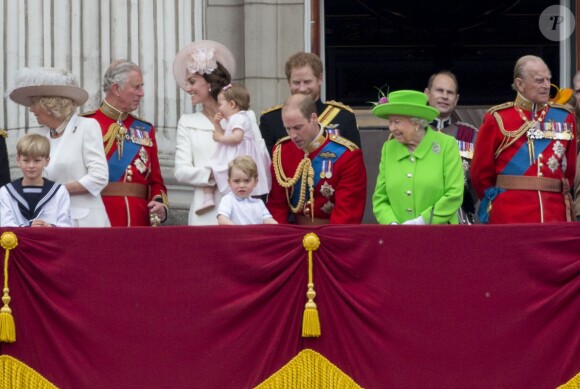Camilla Parker Bowles, duchesse de Cornouailles, le prince Charles, Kate Catherine Middleton, duchesse de Cambridge, la princesse Charlotte, le prince George, le prince William, le prince Harry, la reine Elisabeth II d'Angleterre, le prince Edward, comte de Wessex, et le prince Philip, duc d'Edimbourg - La famille royale d'Angleterre au balcon du palais de Buckingham lors de la parade "Trooping The Colour" à l'occasion du 90ème anniversaire de la reine. Le 11 juin 2016 London , 11-06-2016 - Queen Elizabeth celebrates her 90th birthday at Trooping the Colour.11/06/2016 - Londres