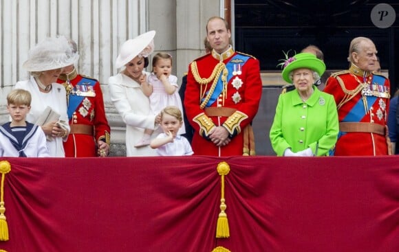 Camilla Parker Bowles, duchesse de Cornouailles, le prince Charles, Kate Catherine Middleton, duchesse de Cambridge, la princesse Charlotte, le prince George, le prince William, le prince Harry, la reine Elisabeth II d'Angleterre, le prince Edward, comte de Wessex, le prince Philip, duc d'Edimbourg - La famille royale d'Angleterre au balcon du palais de Buckingham lors de la parade "Trooping The Colour" à l'occasion du 90ème anniversaire de la reine. Le 11 juin 2016 London , 11-06-2016 - Queen Elizabeth celebrates her 90th birthday at Trooping the Colour.11/06/2016 - Londres