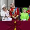 Kate Catherine Middleton, duchesse de Cambridge, la princesse Charlotte, le prince George, le prince Harry, le prince William, la reine Elisabeth II d'Angleterre, le prince Philip, duc d'Edimbourg, la comtesse Sophie de Wessex - La famille royale d'Angleterre au balcon du palais de Buckingham lors de la parade "Trooping The Colour" à l'occasion du 90ème anniversaire de la reine. Le 11 juin 2016  London , 11-06-2016 - Queen Elizabeth celebrates her 90th birthday at Trooping the Colour.11/06/2016 - Londres