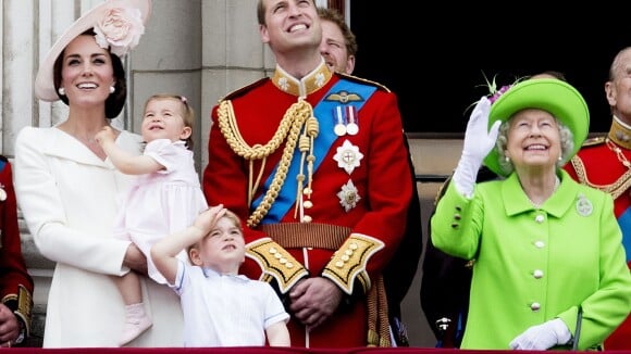 Kate Middleton, George et Charlotte stars de la parade des 90 ans d'Elizabeth II