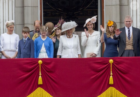 La comtesse Sophie de Wessex, James Mountbatten-Windsor, Lady Louise Windsor, le prince Edward, comte de Wessex, le prince Harry, la princesse Eugenie, Camilla Parker Bowles, duchesse de Cornouailles, Kate Catherine Middleton, duchesse de Cambridge, la princesse Beatrice et le prince Andrew, duc d'York - La famille royale d'Angleterre au balcon du palais de Buckingham lors de la parade "Trooping The Colour" à l'occasion du 90ème anniversaire de la reine. Le 11 juin 2016  London , 11-06-2016 - Queen Elizabeth celebrates her 90th birthday at Trooping the Colour.11/06/2016 - Londres
