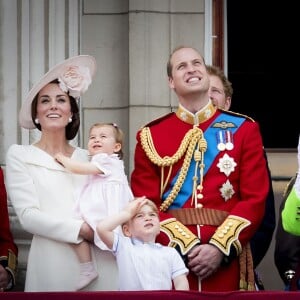 Kate Catherine Middleton, duchesse de Cambridge, la princesse Charlotte, le prince George, le prince William, la reine Elisabeth II d'Angleterre, le prince Philip, duc d'Edimbourg - La famille royale d'Angleterre au balcon du palais de Buckingham lors de la parade "Trooping The Colour" à l'occasion du 90ème anniversaire de la reine. Le 11 juin 2016  London , 11-06-2016 - Queen Elizabeth celebrates her 90th birthday at Trooping the Colour.11/06/2016 - Londres