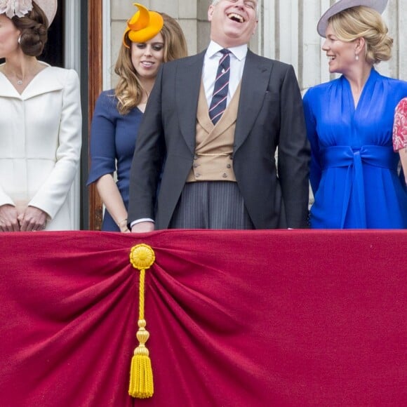 Camilla Parker Bowles, duchesse de Cornouailles, Kate Catherine Middleton, duchesse de Cambridge, la princesse Beatriced'York,le prince Andrew, duc d'York - La famille royale d'Angleterre au balcon du palais de Buckingham lors de la parade "Trooping The Colour" à l'occasion du 90ème anniversaire de la reine. Le 11 juin 2016  London , 11-06-2016 - Queen Elizabeth celebrates her 90th birthday at Trooping the Colour.11/06/2016 - Londres