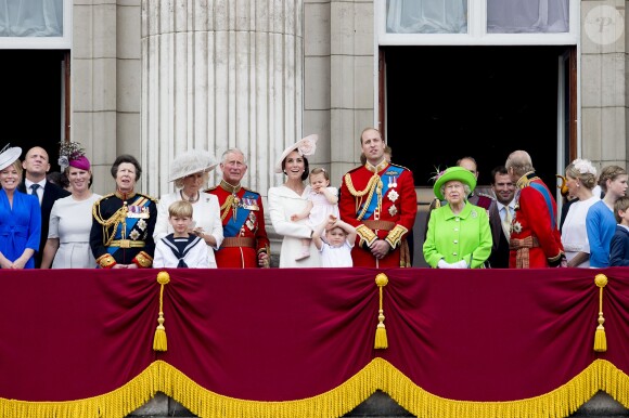 Mike Tindall, Zara Phillips, la princesse Anne, Camilla Parker Bowles, duchesse de Cornouailles, le prince Charles, Kate Catherine Middleton, duchesse de Cambridge, la princesse Charlotte, le prince George, le prince William, la reine Elisabeth II d'Angleterre, le prince Philip, duc d'Edimbourg, la comtesse Sophie de Wessex - La famille royale d'Angleterre au balcon du palais de Buckingham lors de la parade "Trooping The Colour" à l'occasion du 90ème anniversaire de la reine. Le 11 juin 2016  London , 11-06-2016 - Queen Elizabeth celebrates her 90th birthday at Trooping the Colour.11/06/2016 - Londres