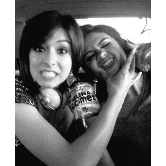 Photo de la défunte Christina Grimmie avec son amie Selena Gomez postée par cette dernière sur Twitter, le 11 juin 2016.