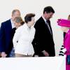 La comtesse Sophie de Wessex, la princesse Anne et son époux, la reine Elizabeth II, la princesse Beatrice d'York, le prince Edward, le prince Philip, Peter Phillips et le prince William sur la tribune installée sur le Mall le 12 juin 2016 à l'occasion du Patron's Lunch, le pique-nique géant sur le Mall en l'honneur du 90e anniversaire de la souveraine.