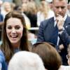 Kate Middleton, duchesse de Cambridge, rencontrant le 12 juin 2016 à Londres sur le Mall des convives du Patron's Lunch, le pique-nique géant en l'honneur du 90e anniversaire de la reine Elizabeth II.