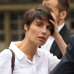 Alessandra Sublet - Obsèques d'Emmanuel Maubert au cimetière du Père-Lachaise à Paris le 8 juin 2016. © Agence/Bestimage