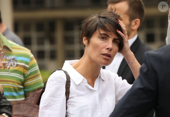Alessandra Sublet - Obsèques d'Emmanuel Maubert au cimetière du Père-Lachaise à Paris le 8 juin 2016. © Agence/Bestimage
