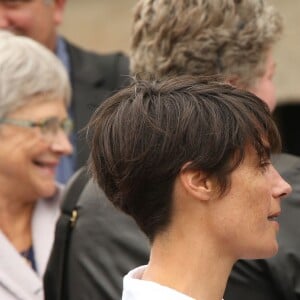 Alessandra Sublet et Babette de Rozieres - Obsèques d'Emmanuel Maubert au cimetière du Père-Lachaise à Paris le 8 juin 2016. © Agence/Bestimage