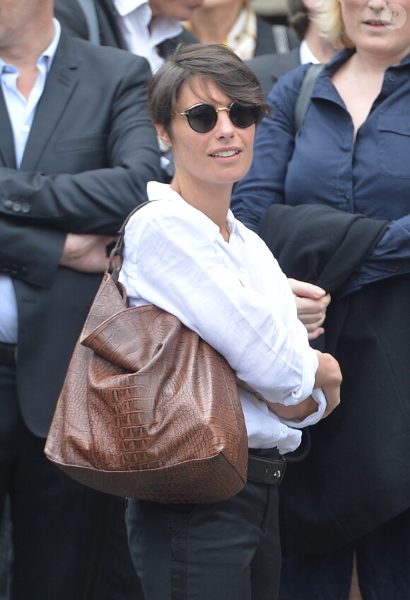 Alessandra Sublet - Obsèques d'Emmanuel Maubert au cimetière du Père-Lachaise à Paris le 8 juin 2016. © Agence/Bestimage