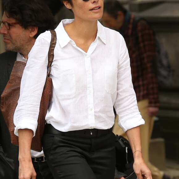 Alessandra Sublet - Obsèques d'Emmanuel Maubert au cimetière du Père-Lachaise à Paris le 8 juin 2016. © Agence/Bestimage