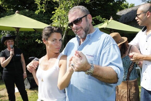 Archives - Alessandra Sublet et Emmanuel Maubert - Garden Party chez Babette de Rozières, élue personnalité populaire 2010 et prix Marianne de la poste avec timbre à son effigie. Le 27 juin 2010.