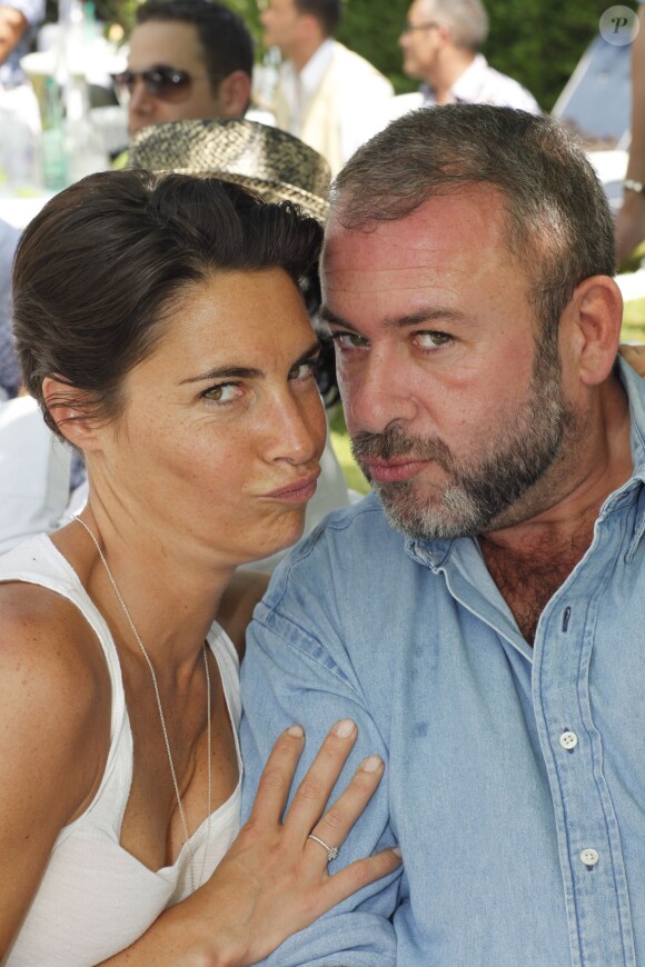 Archives - Alessandra Sublet et Emmanuel Maubert - Garden Party chez Babette de Rozières, élue personnalité populaire 2010 et prix Marianne de la poste avec timbre à son effigie. Le 27 juin 2010.
