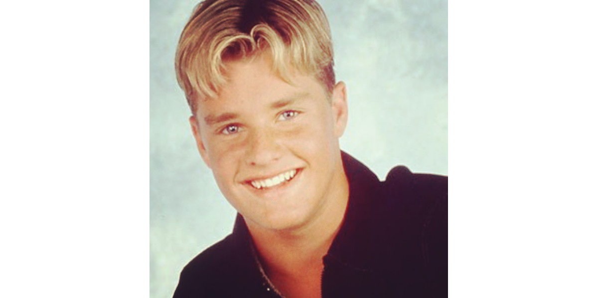 Photo Zachery Ty Brian dans la peau de Brad Taylor. Image de la série