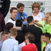 Joe Hart et sa compagne Kimberly Crew à la fin du match Angleterre-Pays de Galles à Lens le 16 juin 2016.