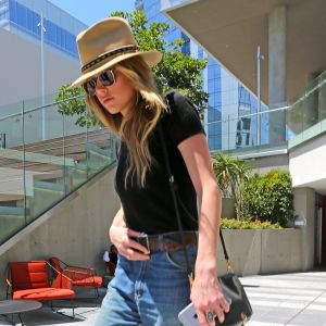 Amber Heard, qui a beaucoup maigri (10 kilos presque), se rend dans des bureaux à Los Angeles, le 16 juin 2016.