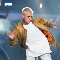 Justin Bieber s'égare : En concert, il chute et disparaît à travers la scène