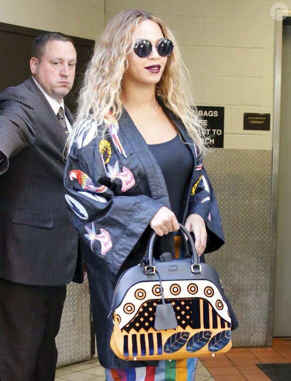 La chanteuse Beyoncé Knowles sort de l'hôtel Greenwich à New York, le 14 juin 2016.